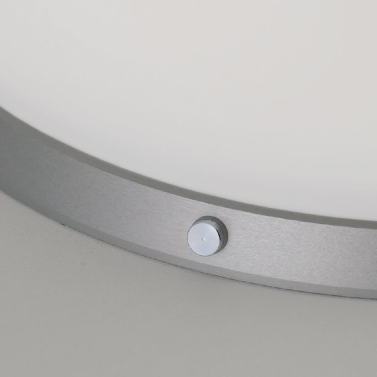 Bopp Plus Cara LED Tischleuchte, Aluminium eloxiert / Opalglas, Tastdimmer am Sockel