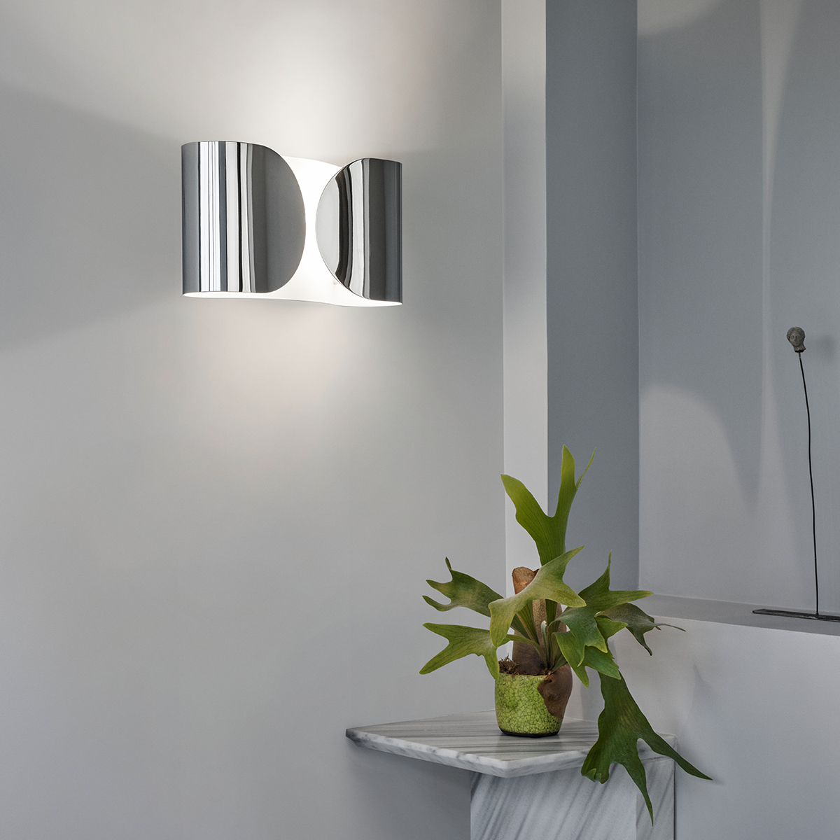 Flos Foglio Wandleuchte, Chrom (©Frank Hülsbömer)