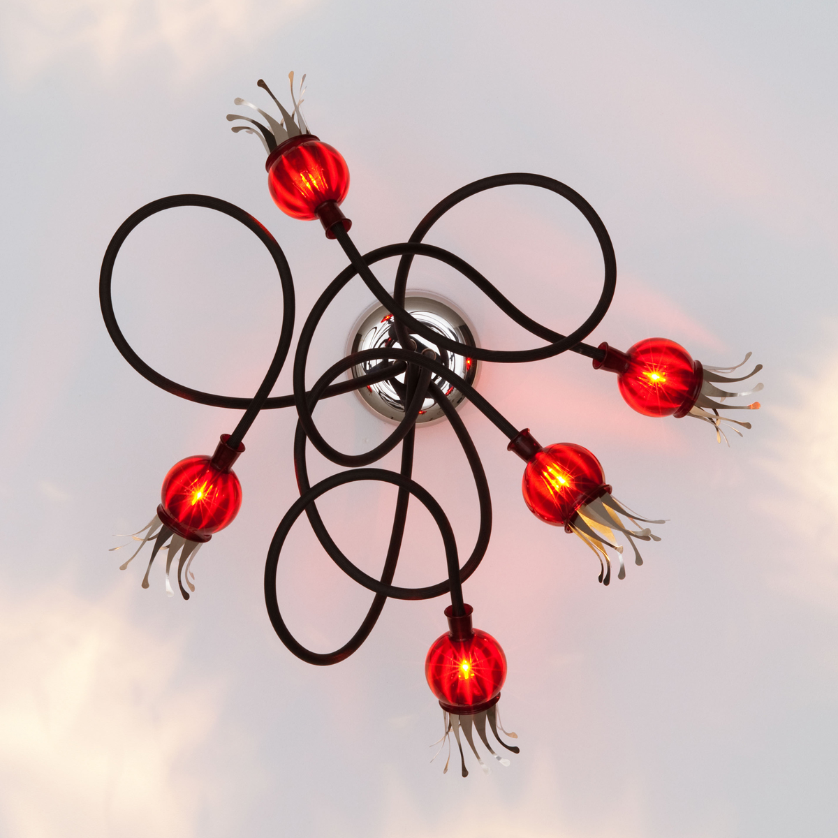 Shades: ruby red, arms: black