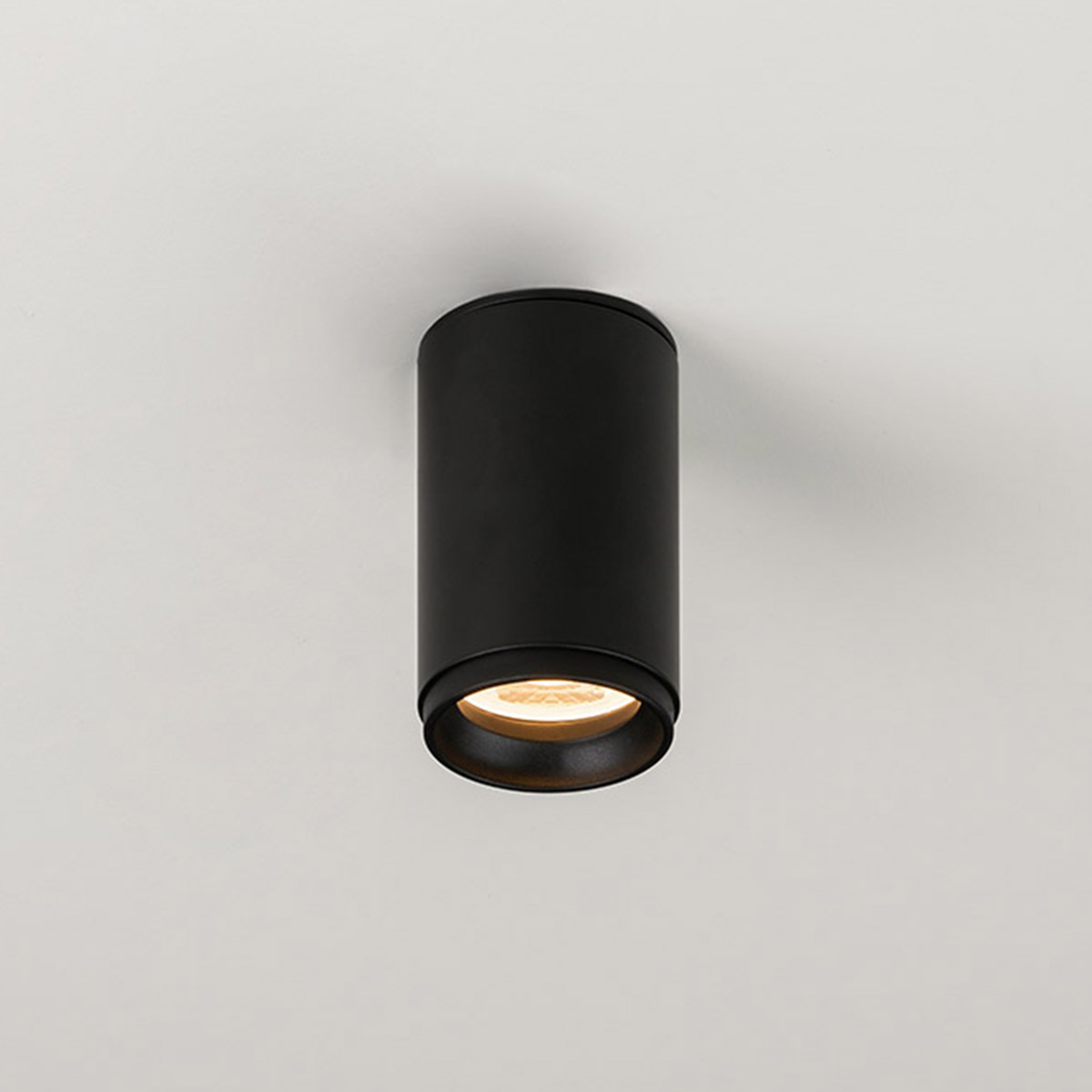 Height: 9.3 cm, black matt lacquered