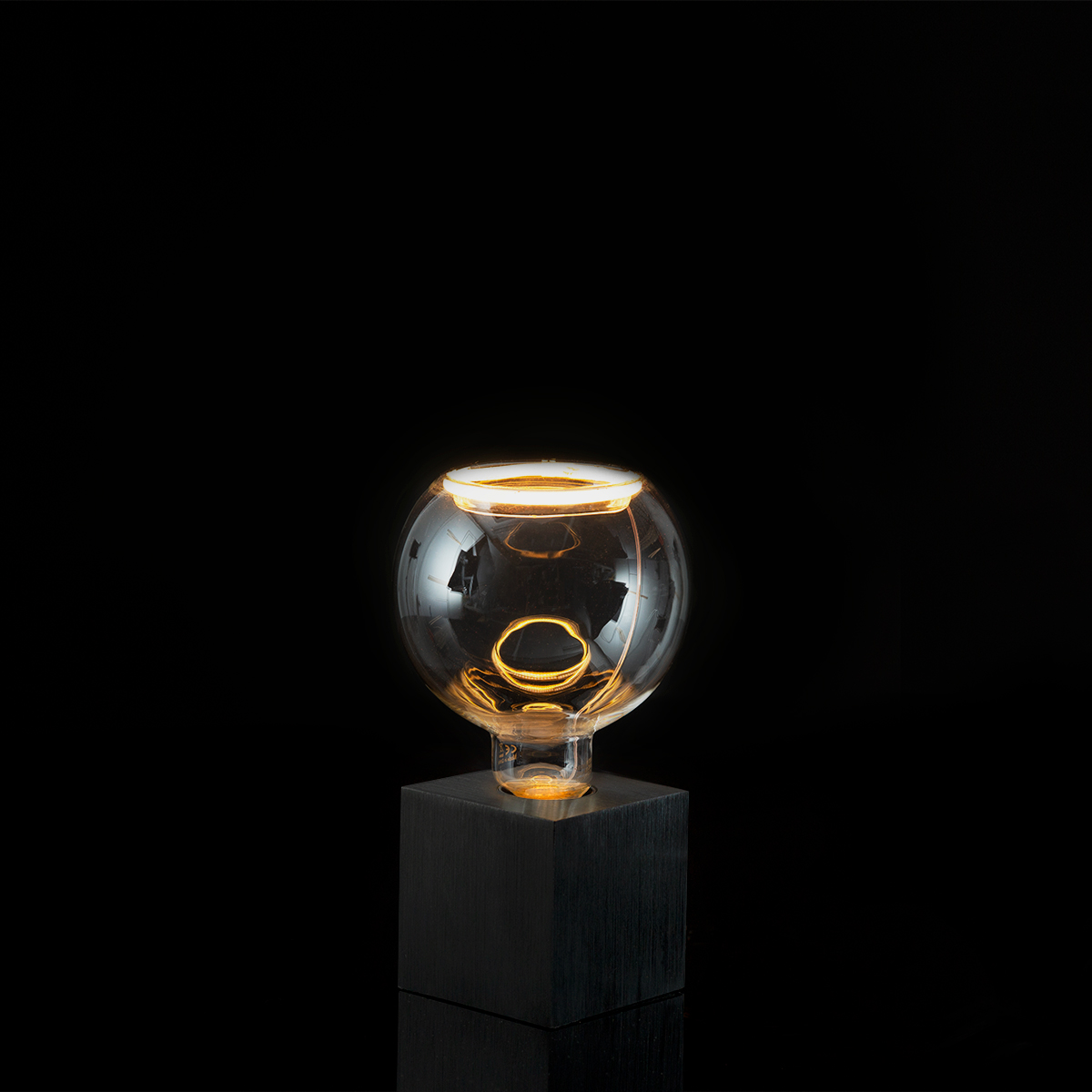 Cubic Tischleuchte mit LED Floating Globe 125 klar