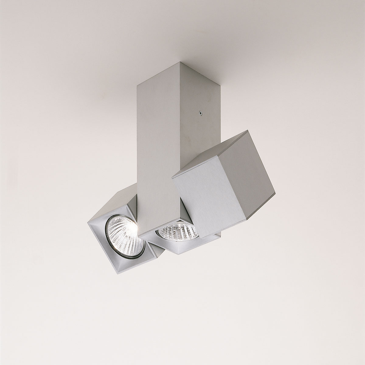 3-light, brushed aluminum