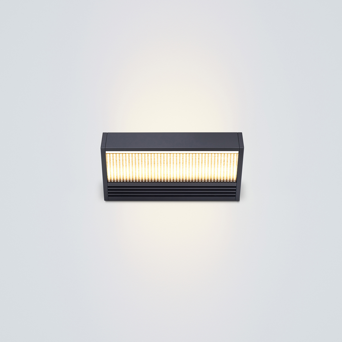 black lacquered, 2700K, lenses: satinée / louvre