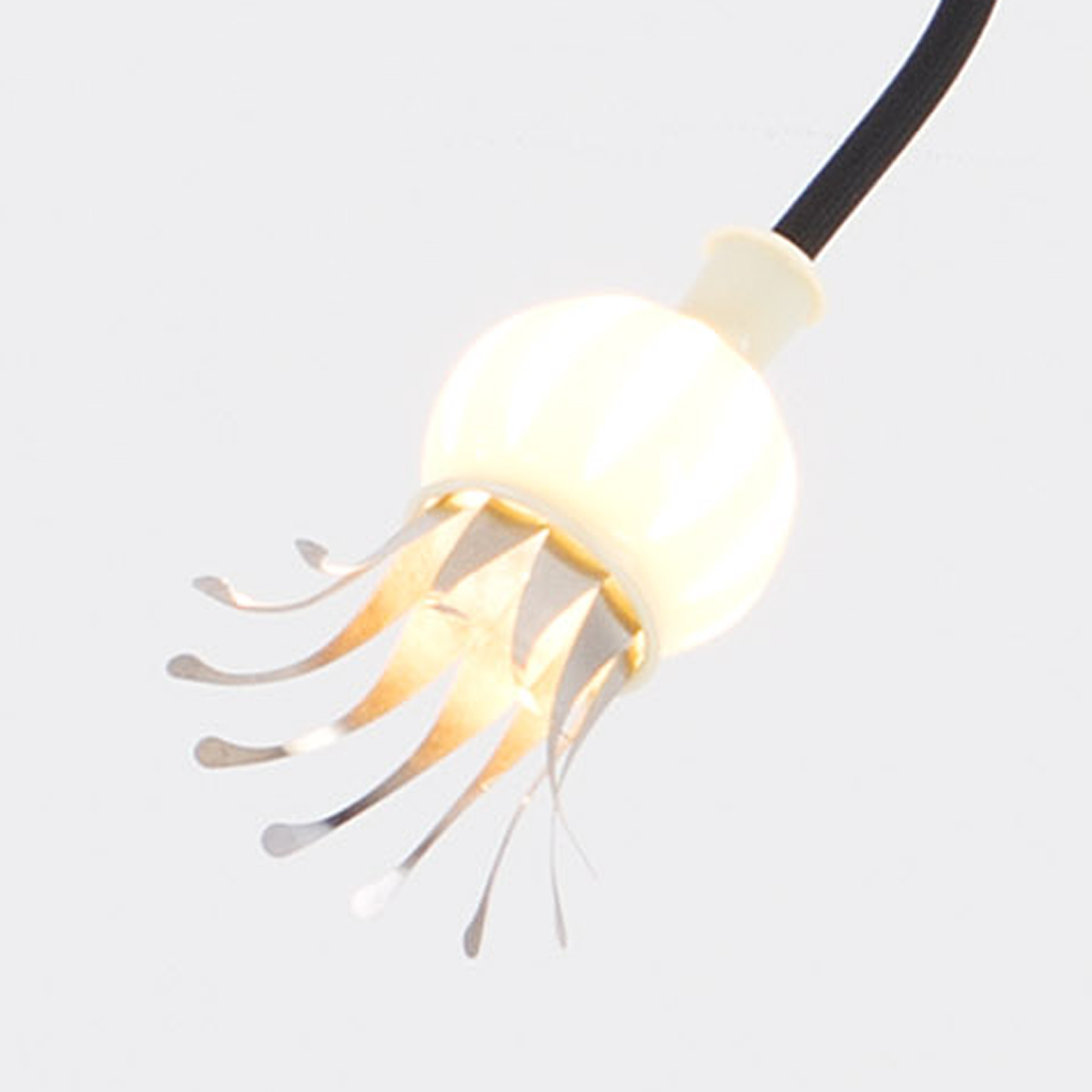 Shades: ceramic, arms: black