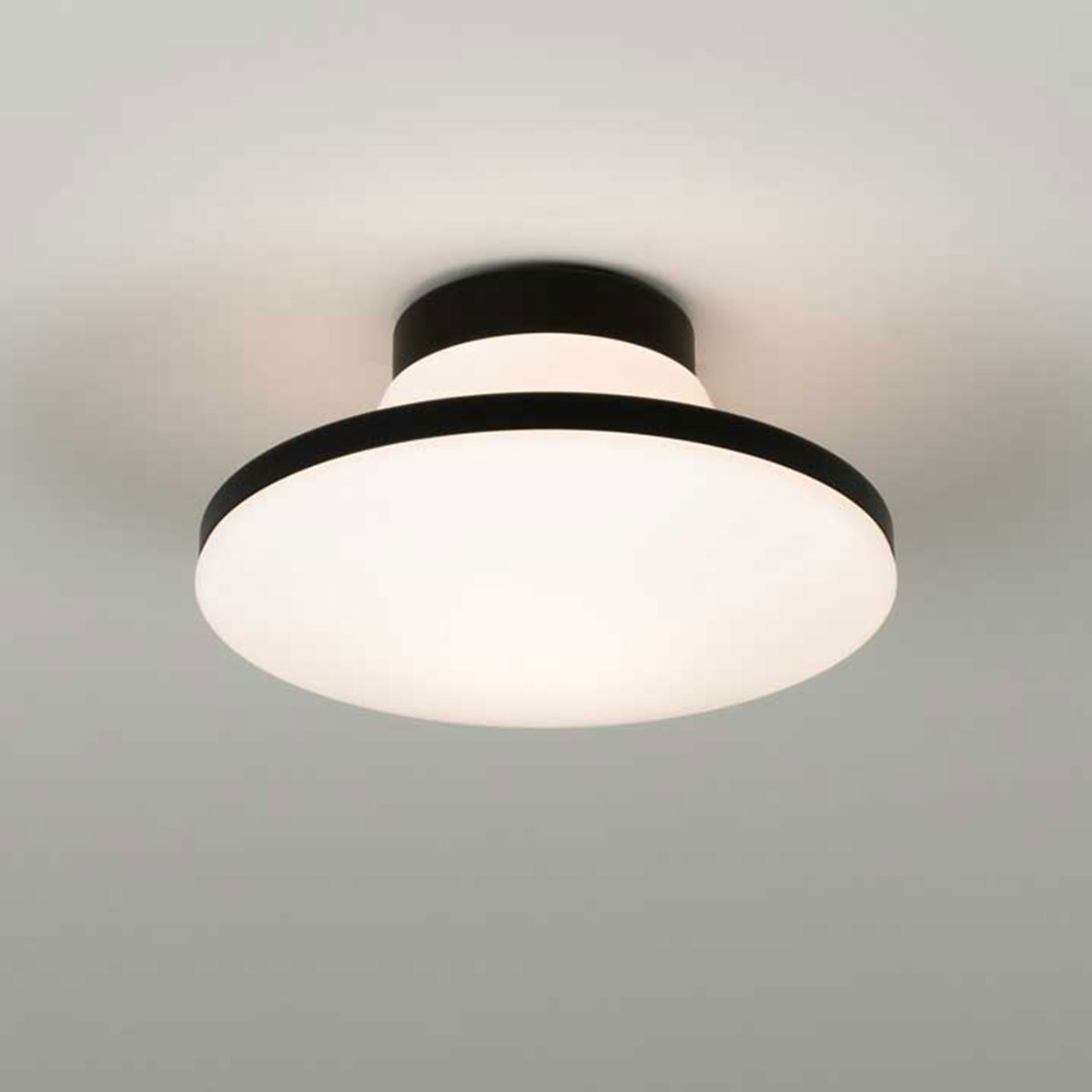 Geyser Wand- / Deckenleuchte