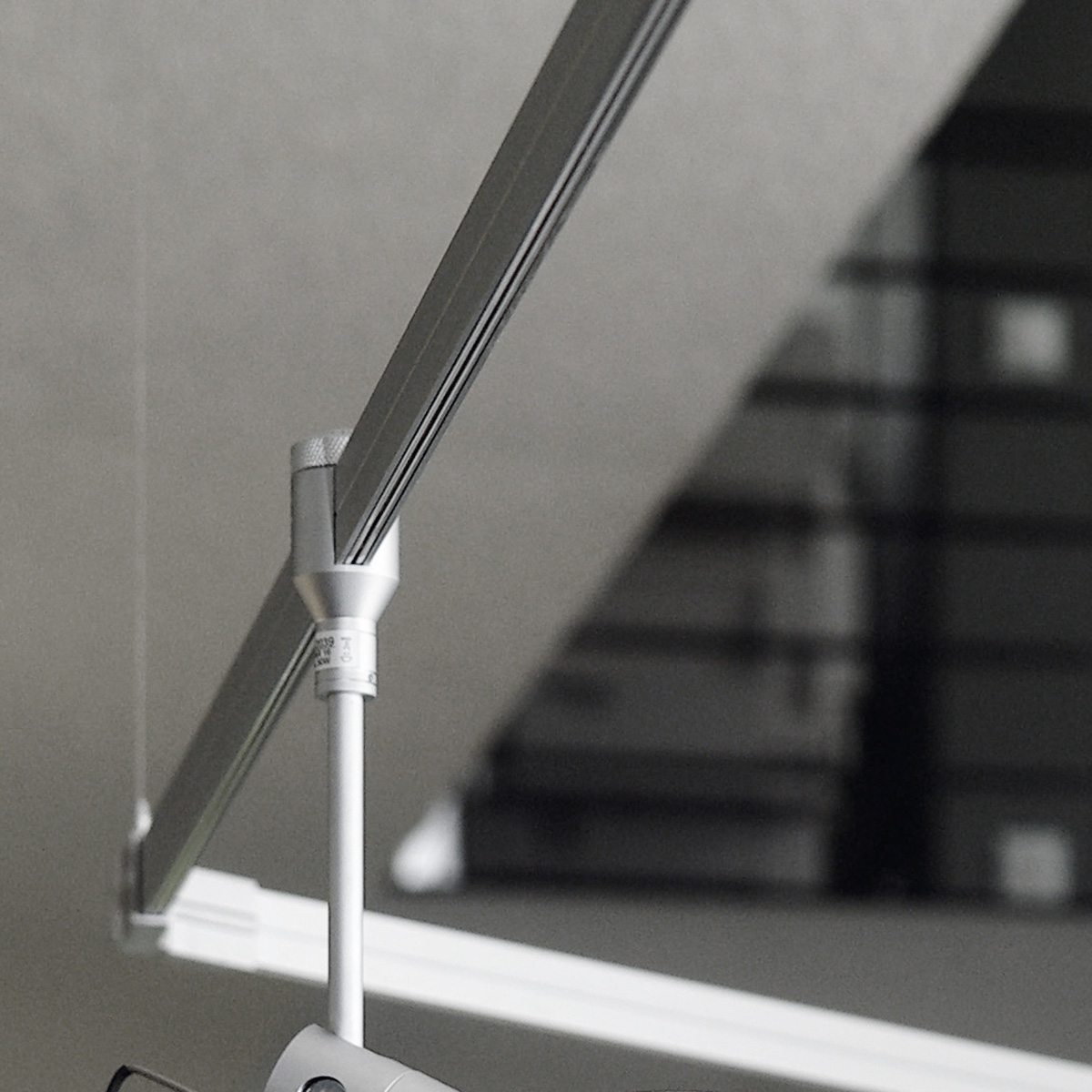 Height: 5 cm, 118.50 x 148.5 cm, matt chrome