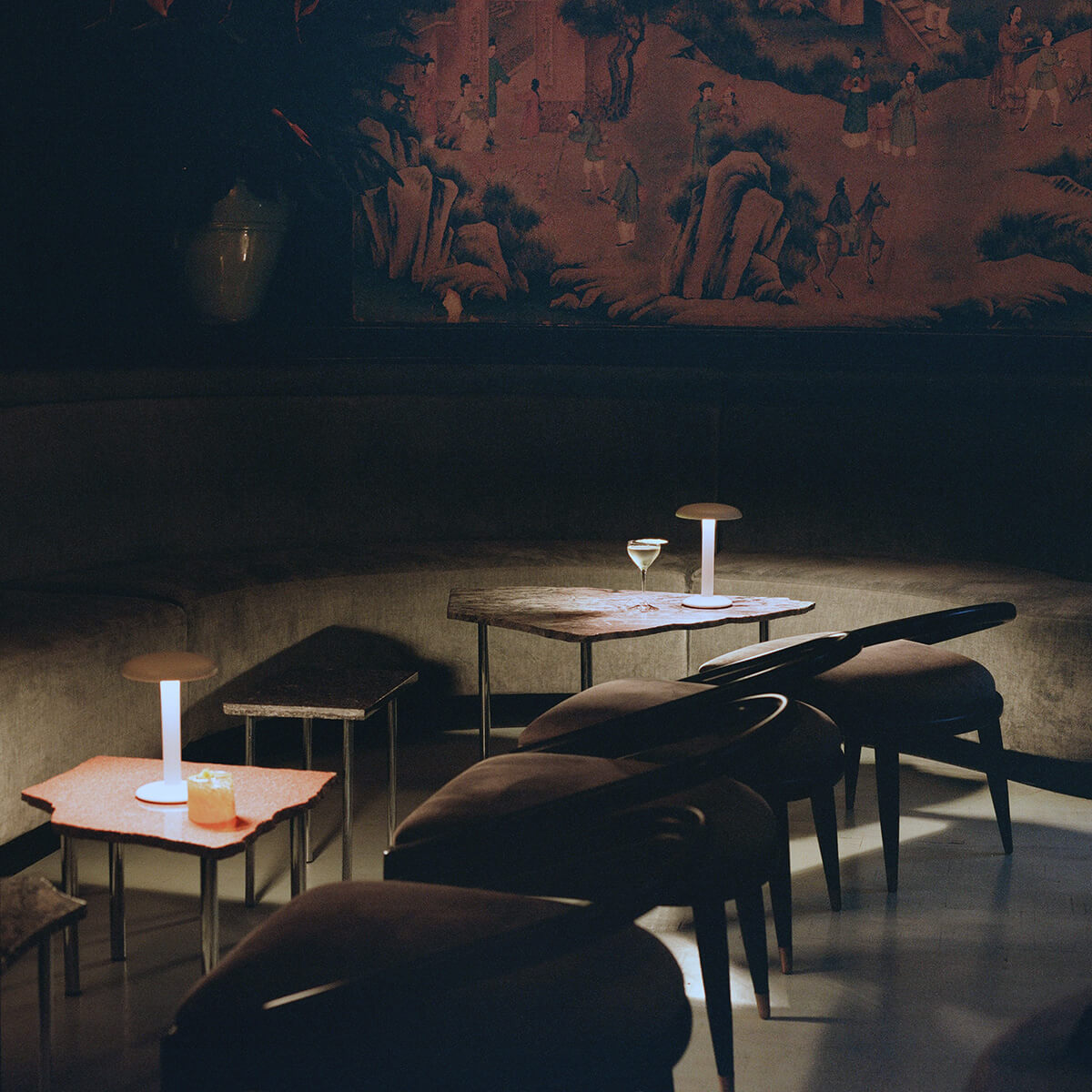 Flos Gustave Residential LED Akkuleuchte, weiß matt (©Pia Riverola)