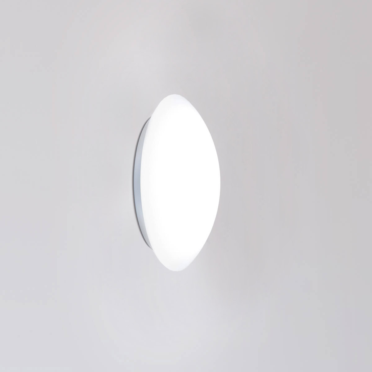 Ø: 30 cm, opal glass