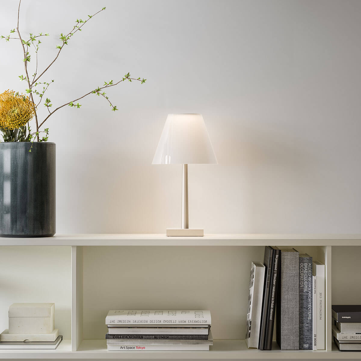 Dina T1 LED Tischleuchte