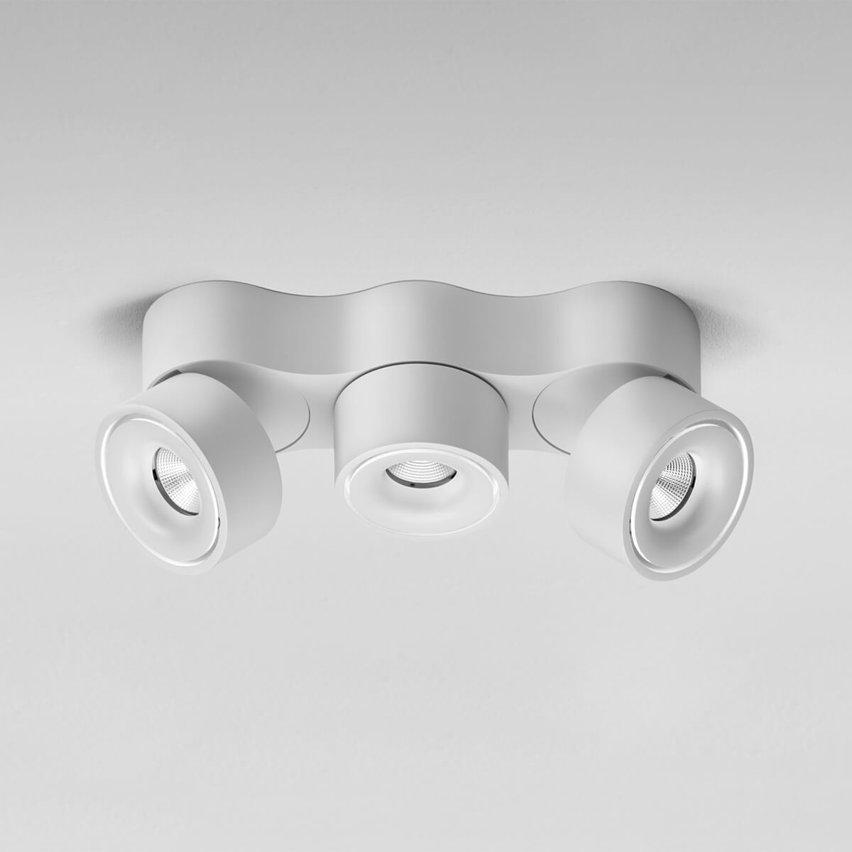 3000 K, white / white