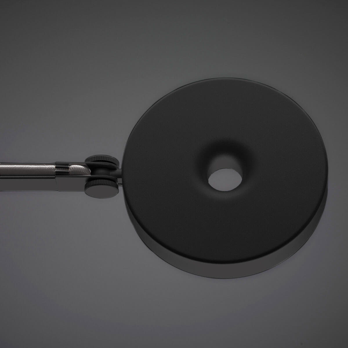 schwarz matt, mit Verstellband in silberfarben