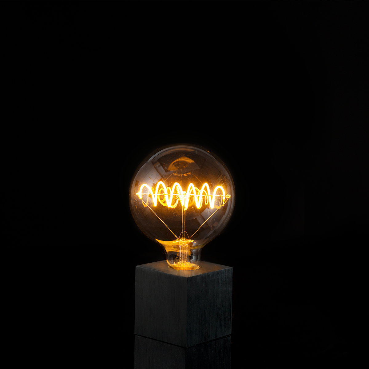 Cubic Tischleuchte mit LED Bridge Globe 125 Curved Plus klar