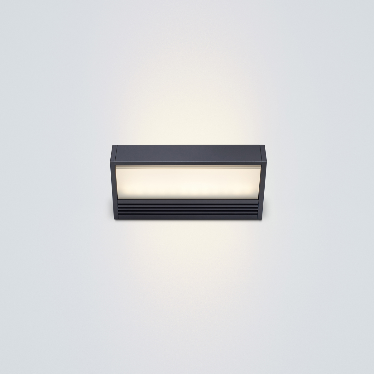 black lacquered, 2700K, lenses: satinée