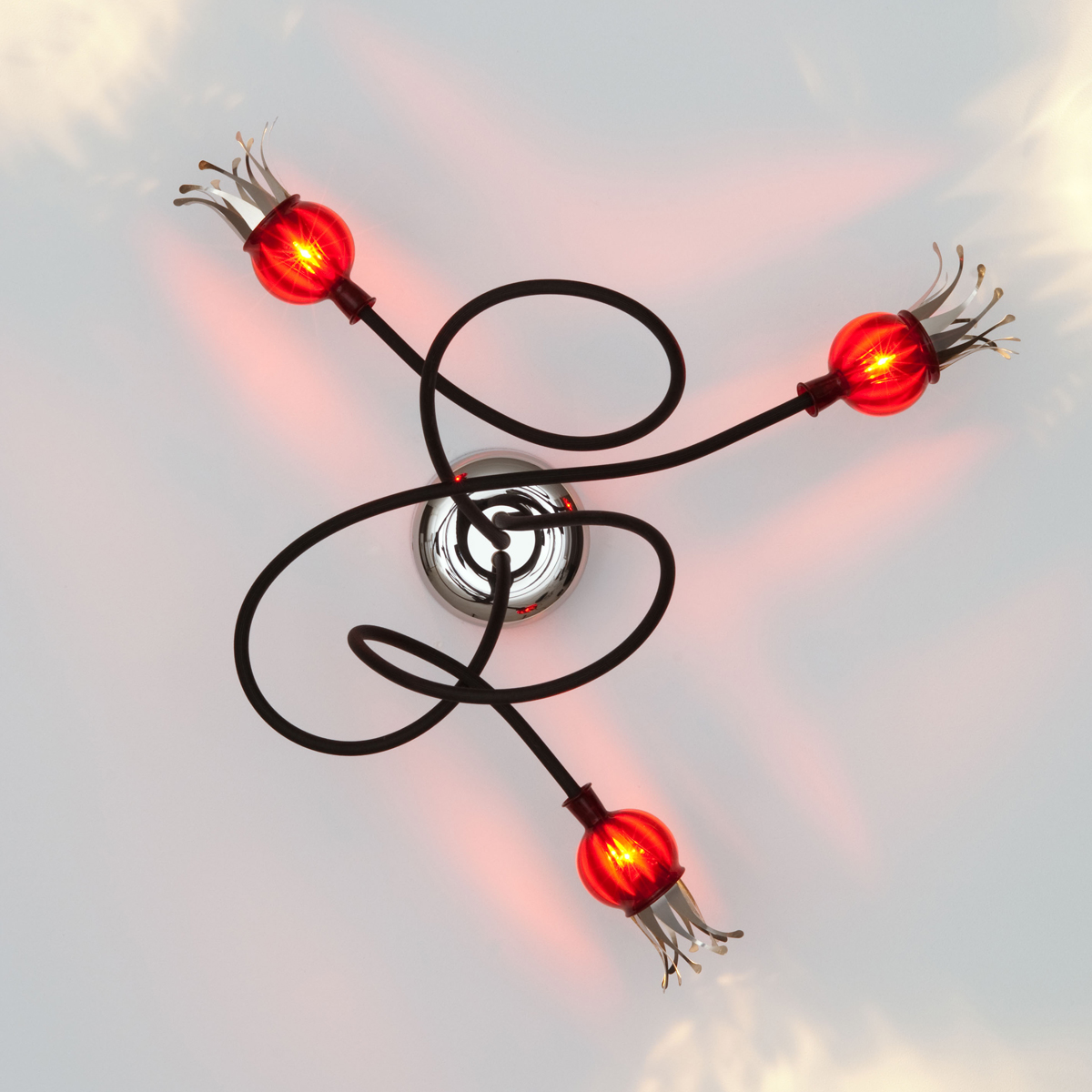 Shades: ruby red, arms: black